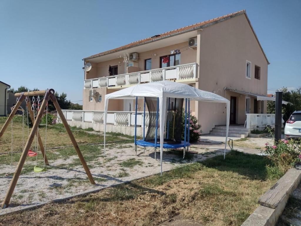 Gordana Apartmani Ljubač Zewnętrze zdjęcie